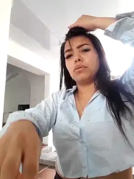 Ariana Castillo   online show from March 18, 2026, 12:19 pm