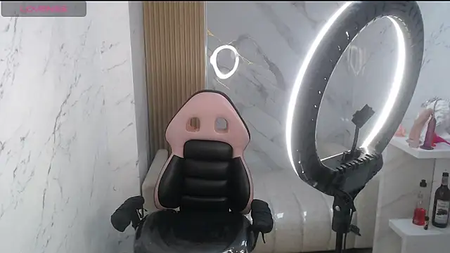 lili mint tf online show from April 14, 2026, 3:34 am