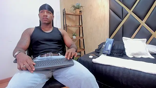 Snapshot of LuccianoDaytona chatting on February 23, 2026, 8:06 pm LuccianoDaytona online show from February 23, 2026, 8:06 pm