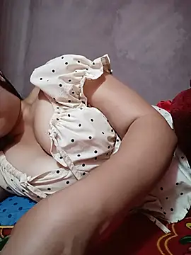 Snapshot of lisn-cute chatting on June 20, 2026, 12:47 am lisn-cute online show from June 20, 2026, 12:47 am