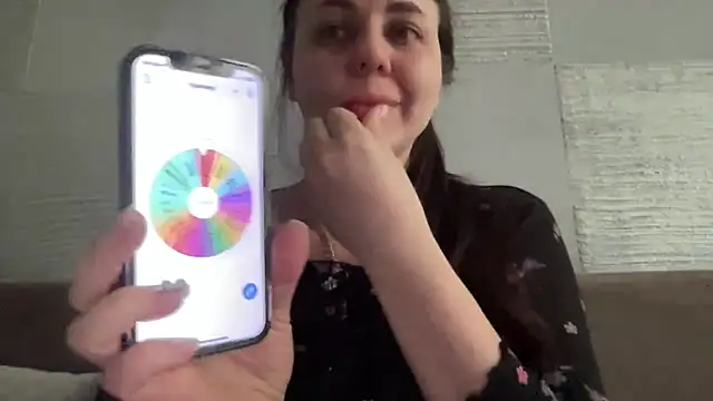 Snapshot of Darsy_Rox chatting on February 18, 2026, 7:59 am Darsy Rox online show from February 18, 2026, 7:59 am