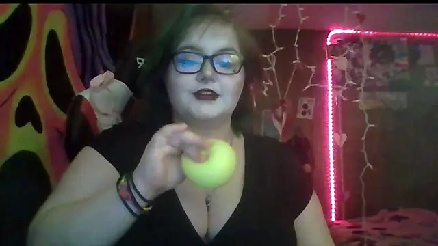 Snapshot of thatskarma chatting on February 11, 2026, 5:34 am thatskarma online show from February 11, 2026, 5:34 am