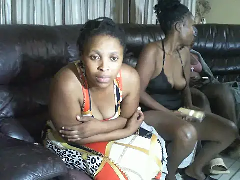 Snapshot of Caramel-Diva chatting on February 24, 2026, 7:01 pm Caramel-Diva online show from February 24, 2026, 7:01 pm