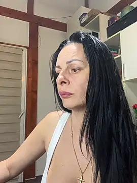 Snapshot of MiriamDelyn chatting on April 24, 2026, 8:00 pm MiriamDelyn online show from April 24, 2026, 8:00 pm