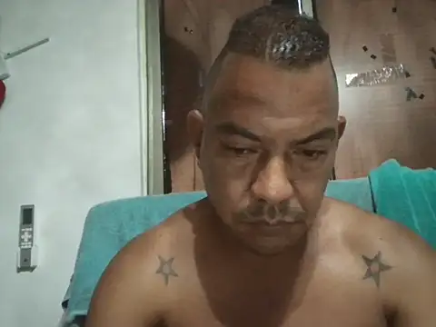 Quillero18 online show from February 21, 2026, 7:37 pm