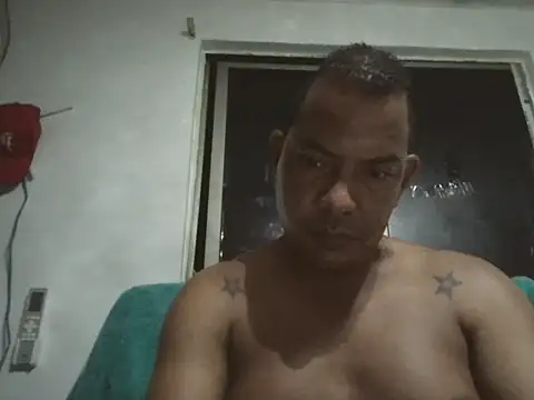 Quillero18 online show from June 1, 2026, 3:52 am