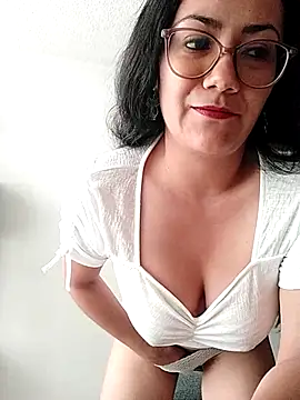 Salma-sweet online show from April 12, 2026, 5:29 pm