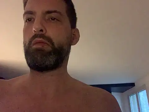 Snapshot of daddyffpig chatting on February 16, 2026, 7:04 am daddyffpig online show from February 16, 2026, 7:04 am