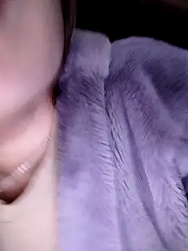 Snapshot of Yiyoongg chatting on February 13, 2026, 12:34 pm Yiyoongg online show from February 13, 2026, 12:34 pm