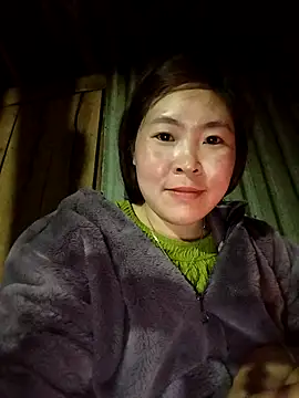 Snapshot of Yiyoongg chatting on February 22, 2026, 12:58 pm Yiyoongg online show from February 22, 2026, 12:58 pm