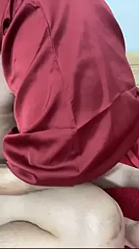 huyenzz online show from March 16, 2026, 2:54 pm