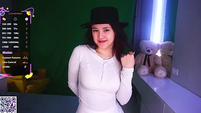 Snapshot of VerlieChahal chatting on April 4, 2026, 8:28 pm VerlieChahal online show from April 4, 2026, 8:28 pm