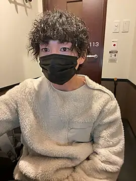 --ha-ru-- online show from February 18, 2026, 8:43 am