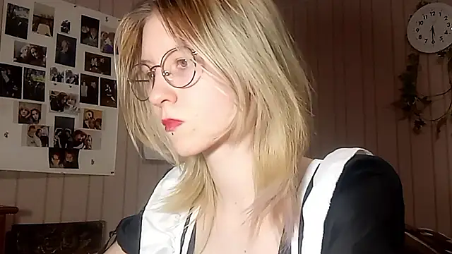 RunawayBr1de online show from February 14, 2026, 2:25 pm