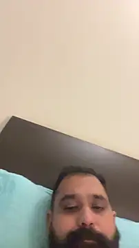 Snapshot of beerboy2222 chatting on April 5, 2026, 8:11 am beerboy2222 online show from April 5, 2026, 8:11 am