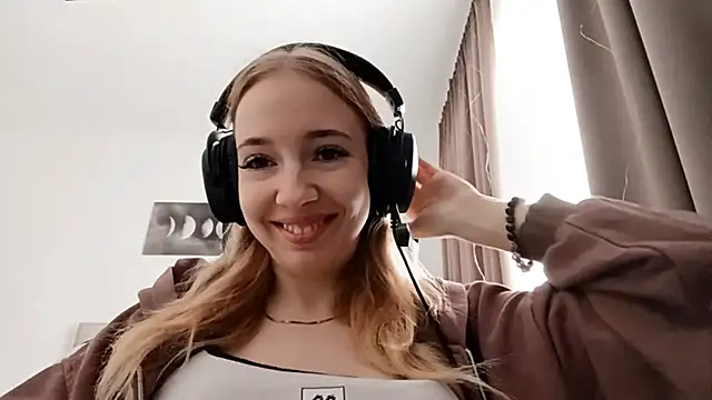 Snapshot of WackyNome chatting on February 16, 2026, 6:09 am WackyNome online show from February 16, 2026, 6:09 am