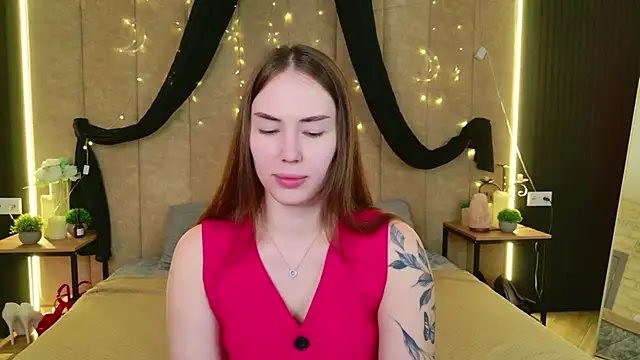 Arielle Vade online show from May 25, 2026, 5:13 am