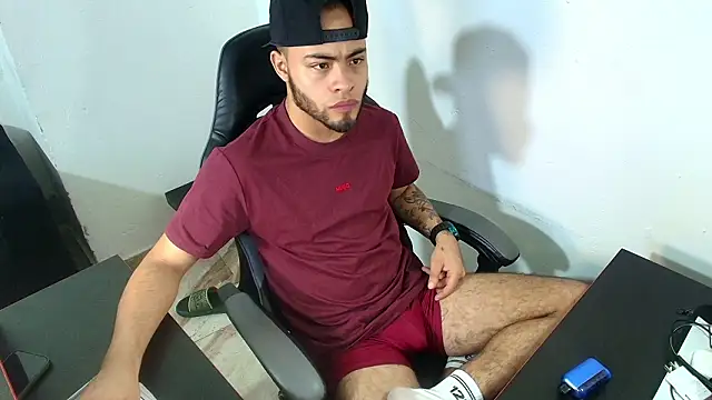 Snapshot of Xanderstone00 chatting on February 17, 2026, 7:09 pm Xanderstone00 online show from February 17, 2026, 7:09 pm