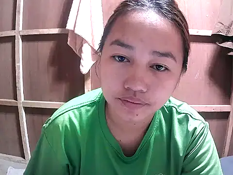 Snapshot of Cloudette_17 chatting on February 16, 2026, 5:25 am Cloudette 17 online show from February 16, 2026, 5:25 am