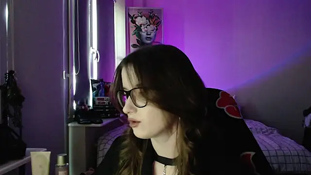 Snapshot of LunaXcherry chatting on April 21, 2026, 5:06 pm LunaXcherry online show from April 21, 2026, 5:06 pm