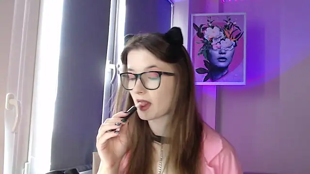 Snapshot of LunaXcherry chatting on May 21, 2026, 4:47 pm LunaXcherry online show from May 21, 2026, 4:47 pm