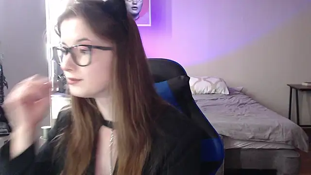 Snapshot of LunaXcherry chatting on May 31, 2026, 11:06 am LunaXcherry online show from May 31, 2026, 11:06 am