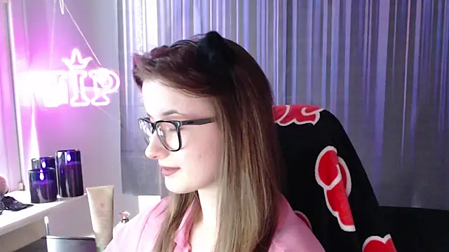 Snapshot of LunaXcherry chatting on June 21, 2026, 11:13 am LunaXcherry online show from June 21, 2026, 11:13 am