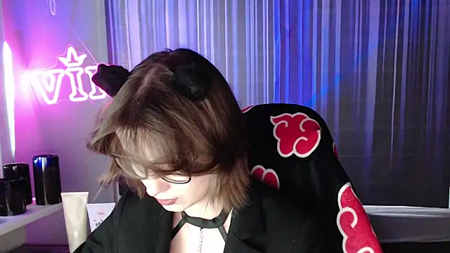 Snapshot of LunaXcherry chatting on July 21, 2026, 4:42 pm LunaXcherry online show from July 21, 2026, 4:42 pm
