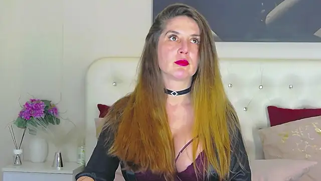 Snapshot of AzeliaHart chatting on February 16, 2026, 12:12 pm AzeliaHart online show from February 16, 2026, 12:12 pm