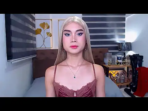 Snapshot of JuicyCockThea chatting on June 19, 2026, 2:10 pm JuicyCockThea online show from June 19, 2026, 2:10 pm