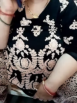 Snapshot of Simran_008 chatting on February 27, 2026, 3:39 am Simran 008 online show from February 27, 2026, 3:39 am