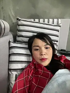 Snapshot of Strawberry-wet chatting on February 13, 2026, 2:35 pm Strawberry-wet online show from February 13, 2026, 2:35 pm