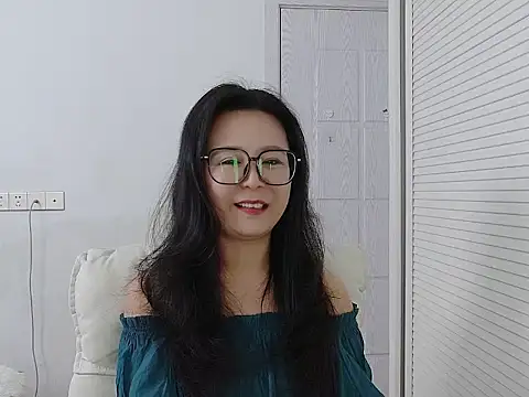 yunchui0101 online show from February 11, 2026, 6:51 am