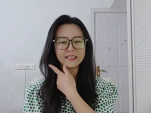 yunchui0101 online show from February 14, 2026, 6:21 am