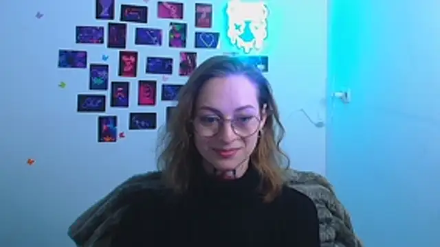 Esmi Winter online show from February 17, 2026, 6:54 am