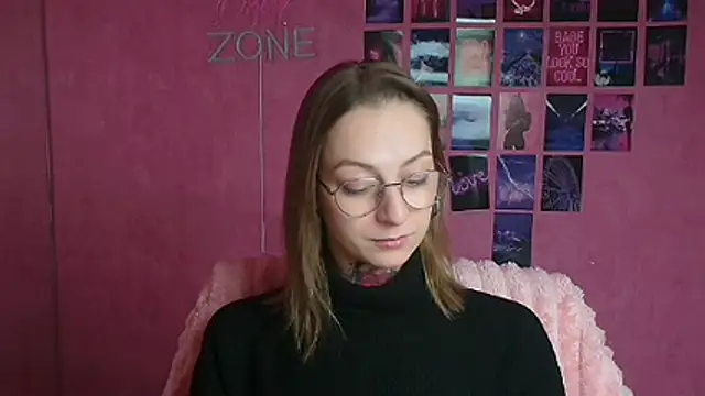 Esmi Winter online show from February 18, 2026, 6:20 am