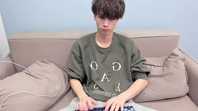 Snapshot of Ur_NextDoor_Boy chatting on February 10, 2026, 7:29 pm Ur NextDoor Boy online show from February 10, 2026, 7:29 pm