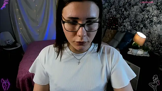 Snapshot of Coraline_kitty chatting on February 13, 2026, 8:54 am Coraline kitty online show from February 13, 2026, 8:54 am