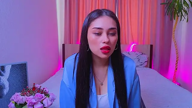 Snapshot of Sofia_Plump chatting on February 17, 2026, 9:39 am Sofia Plump online show from February 17, 2026, 9:39 am