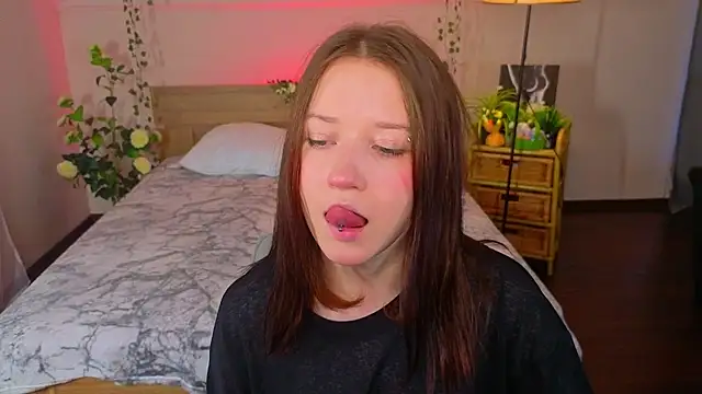 MmollyMay online show from March 28, 2026, 10:26 am