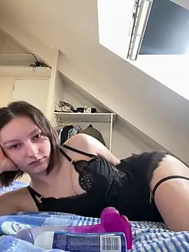 Snapshot of Mis-Elisa96 chatting on April 26, 2026, 1:42 pm Mis-Elisa96 online show from April 26, 2026, 1:42 pm