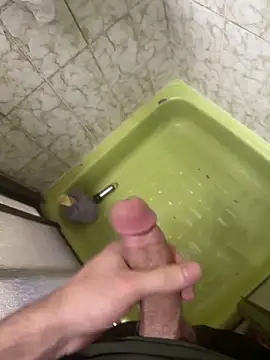 buyukyarak31 online show from March 11, 2026, 5:08 pm