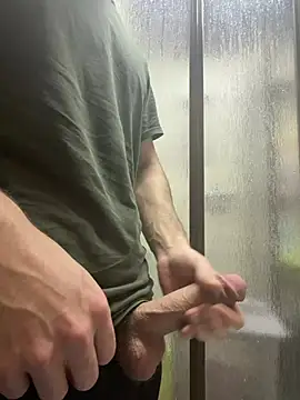 buyukyarak31 online show from March 15, 2026, 6:47 pm