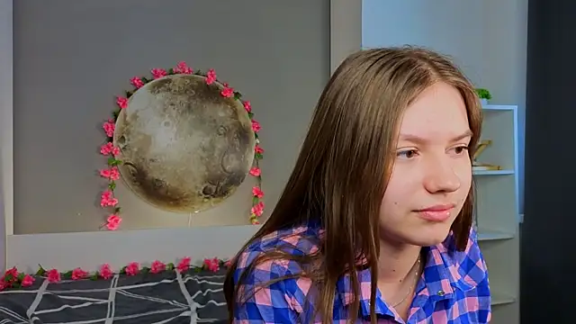 SavannaBomer online show from February 16, 2026, 6:20 am