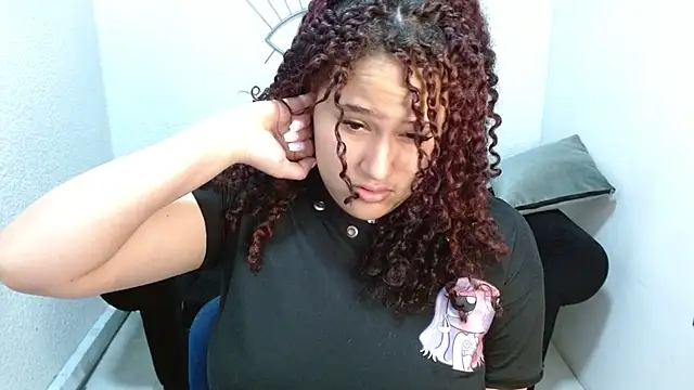 Snapshot of leilanewgirl chatting on February 25, 2026, 1:10 pm leilanewgirl online show from February 25, 2026, 1:10 pm