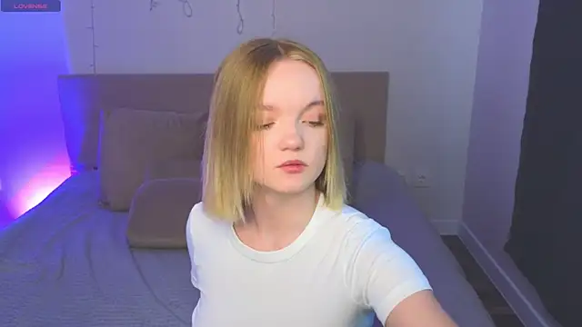 Snapshot of StellaBunny chatting on April 23, 2026, 11:09 am StellaBunny online show from April 23, 2026, 11:09 am