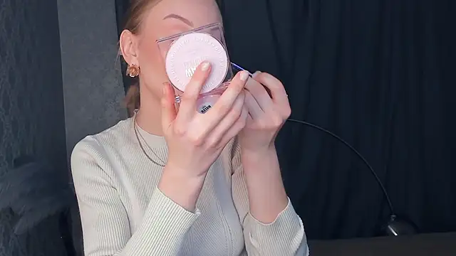 CarmenLipkin online show from February 22, 2026, 9:57 pm