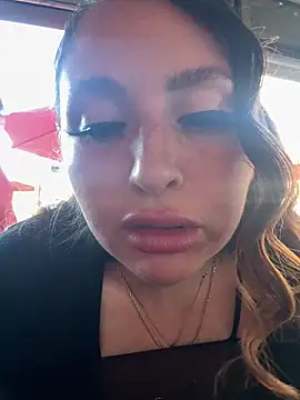 milaveyyy online show from February 23, 2026, 11:57 pm