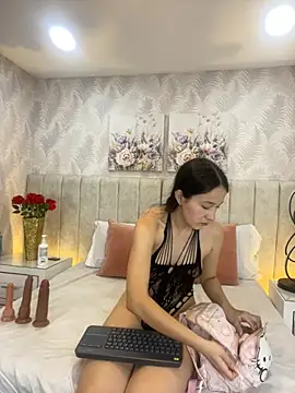 Snapshot of Brisa_Silva chatting on June 25, 2026, 11:48 am Brisa Silva online show from June 25, 2026, 11:48 am