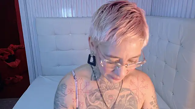 Everlyn sexx online show from March 1, 2026, 3:36 pm